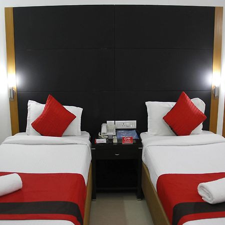 Oyo Premium Cyber Park Hotel Gurgaon Buitenkant foto